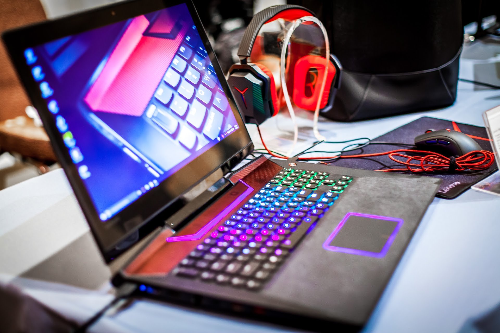 Top caracteristici pentru laptopurile de azi