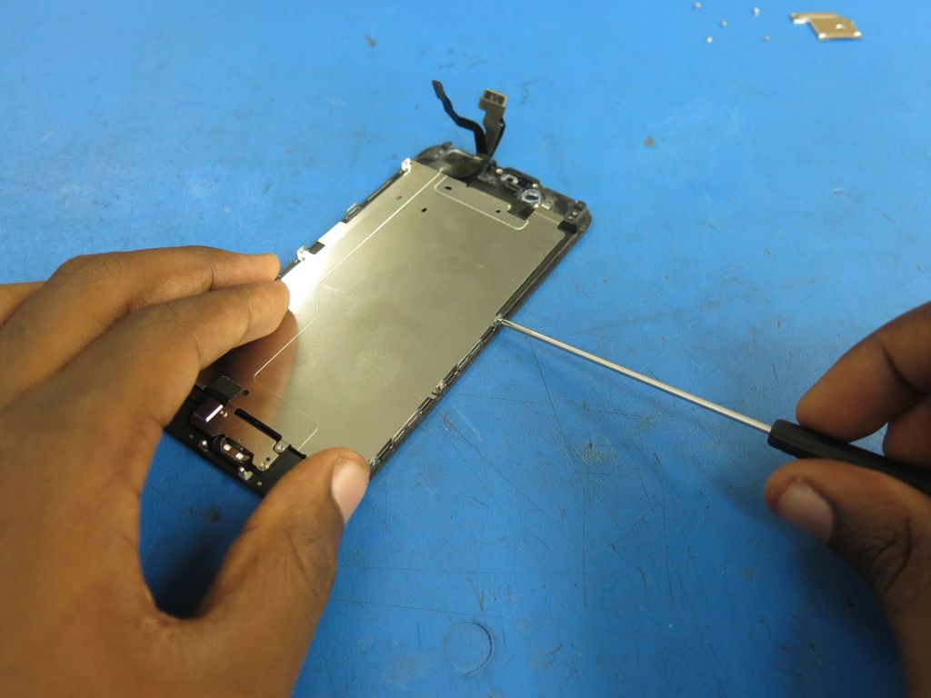 Inlocuire display iPhone 6 – cum sa iti rezolvi singur problema