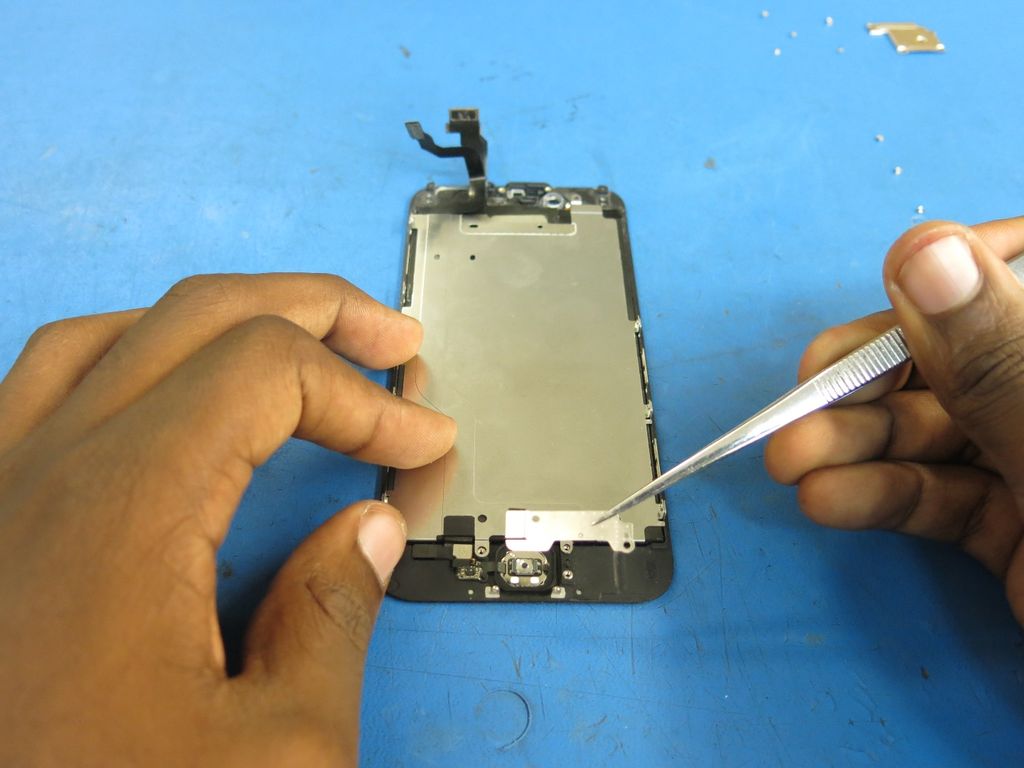 Inlocuire display iPhone 6 – cum sa iti rezolvi singur problema
