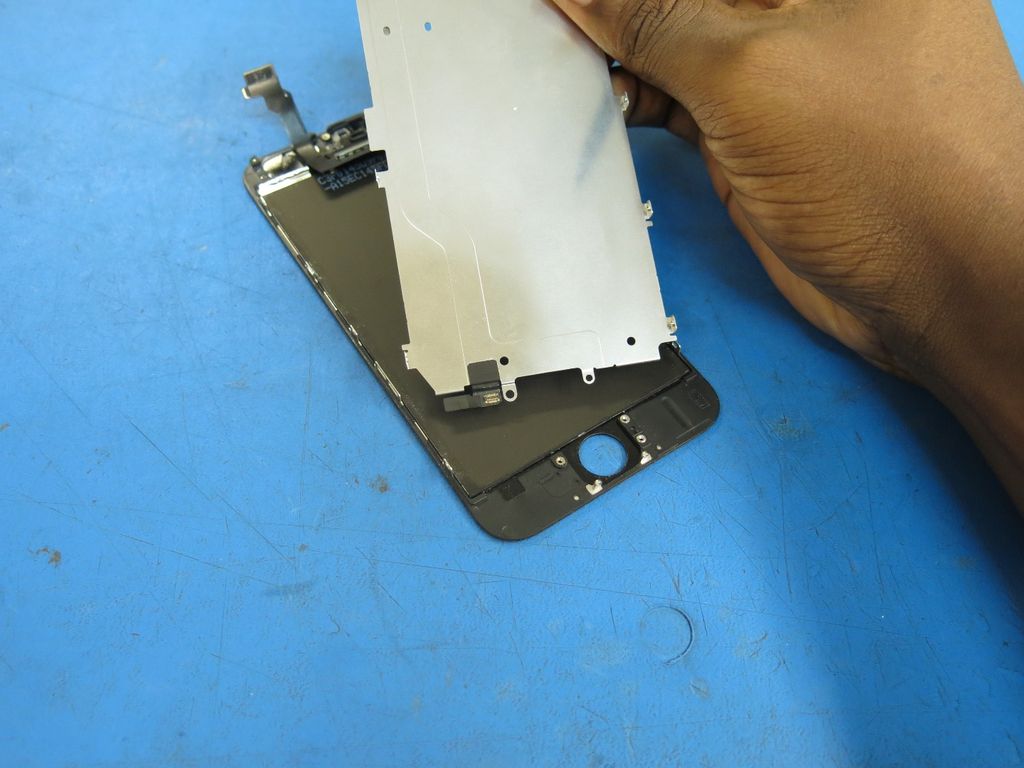 Inlocuire display iPhone 6 – cum sa iti rezolvi singur problema