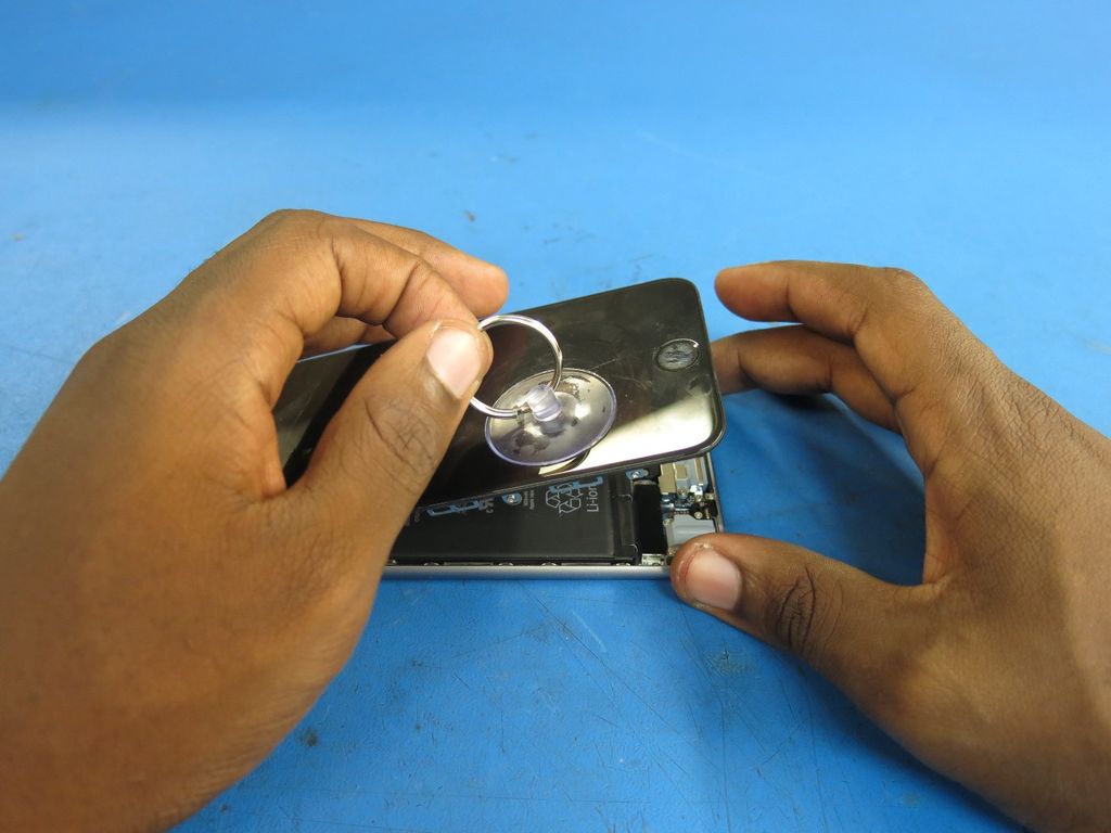 Inlocuire display iPhone 6 – cum sa iti rezolvi singur problema