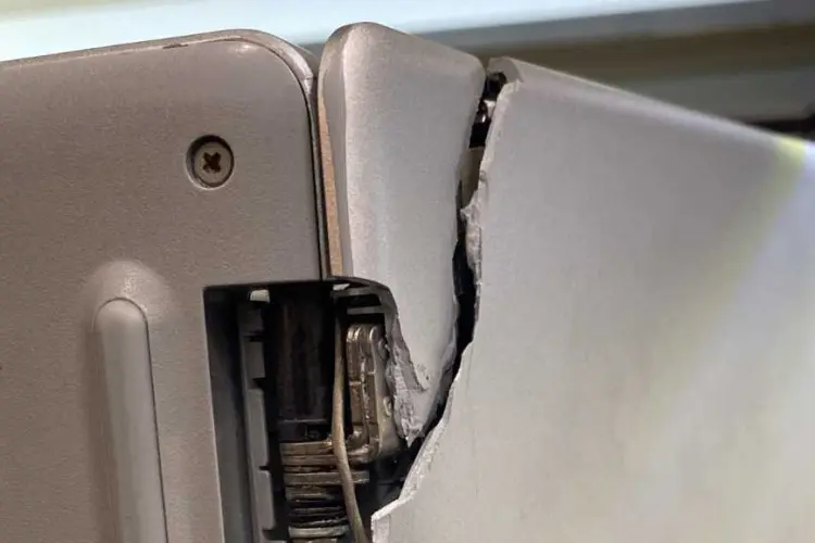 reparatie carcasa laptop in bucuresti