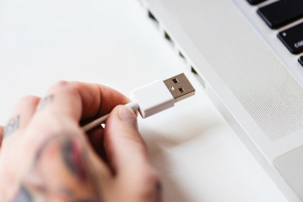 reparatie port usb laptop, inlocuire port usb laptop