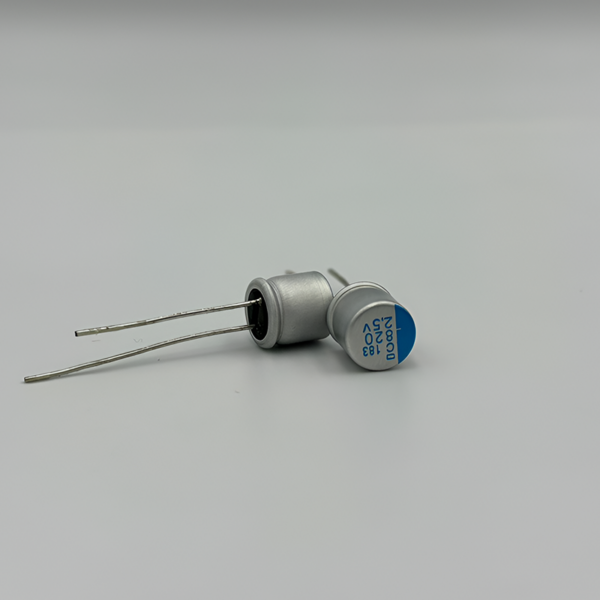 Condensator 2.5v 820uf 8x8mm Electrolitic aluminiu