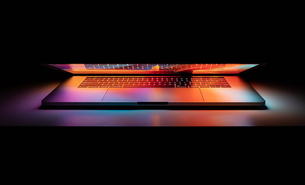 Review Laptop Apple MacBook Pro A2251 (13 inch, 2020)