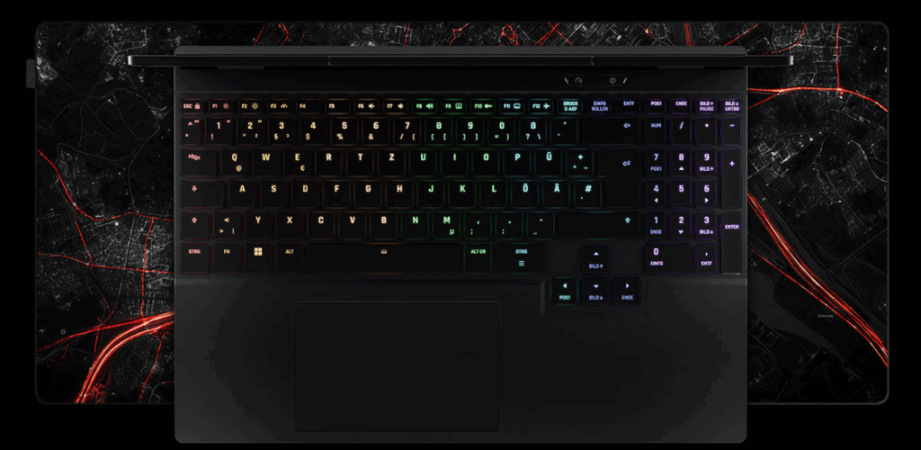 Tastatură, touchpad și conectivitate